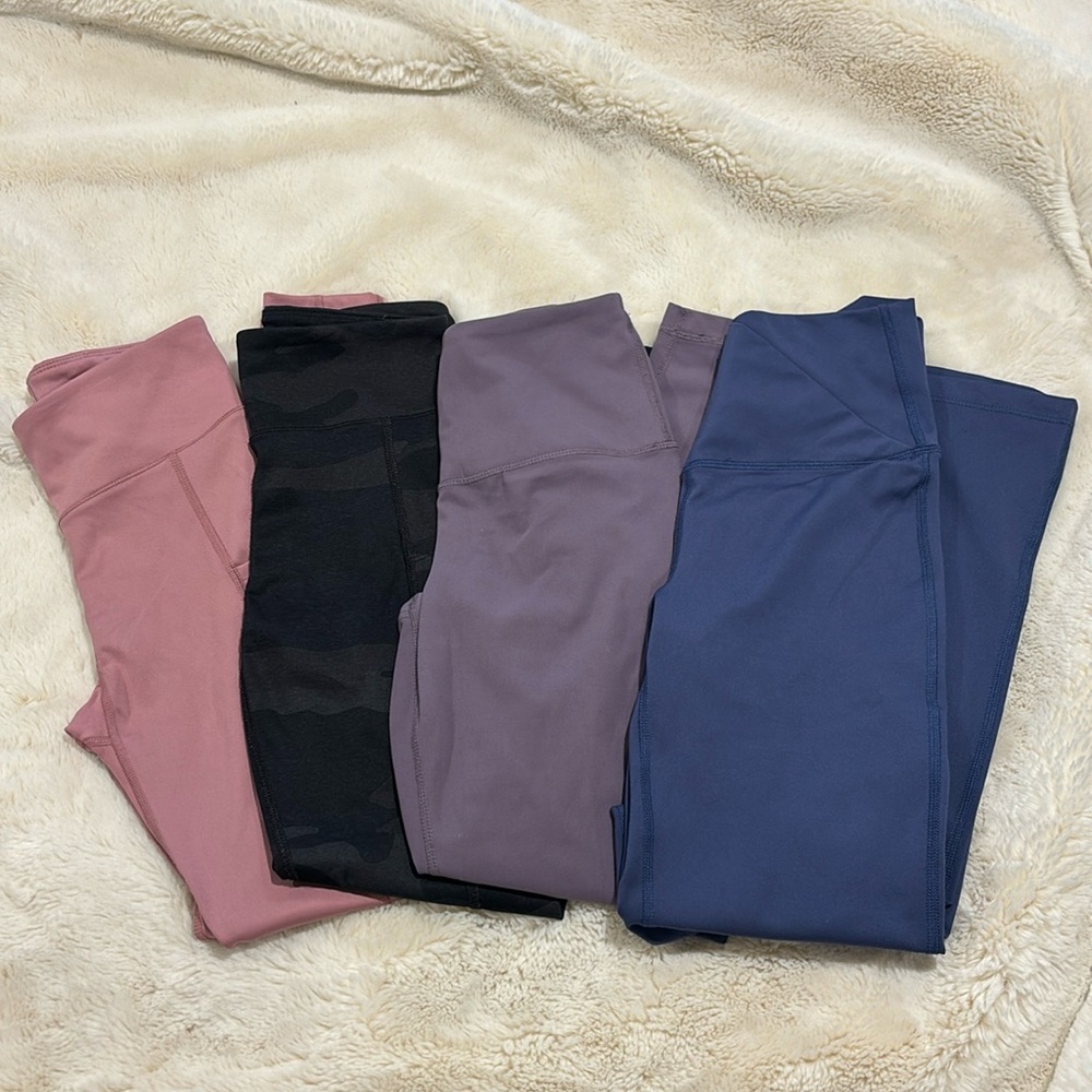4 pairs of leggings : 2 Aeropostale and 2 Yogalicious